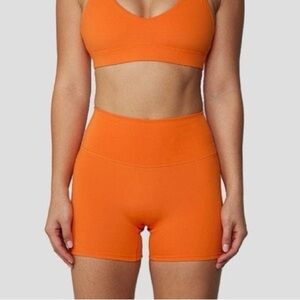 CSB crop shop boutique SERENITY SCRUNCH SHORTS 4" | light orange Size XL